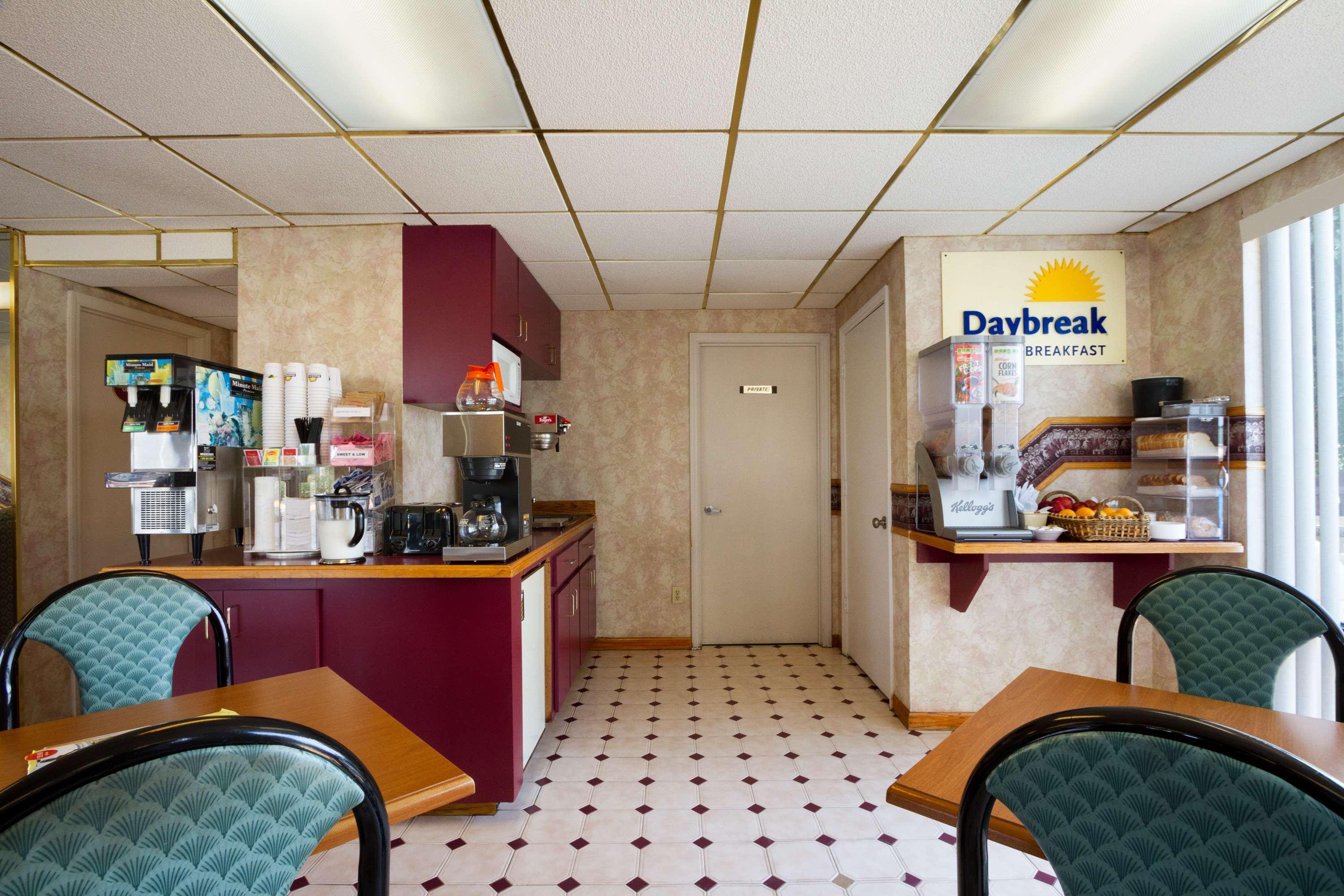 Days Inn By Wyndham Richburg Dış mekan fotoğraf